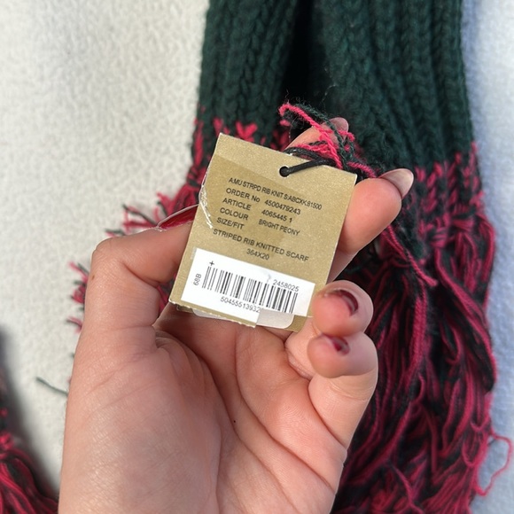 NWT Burberry Striped Knit - Picture 5 of 7